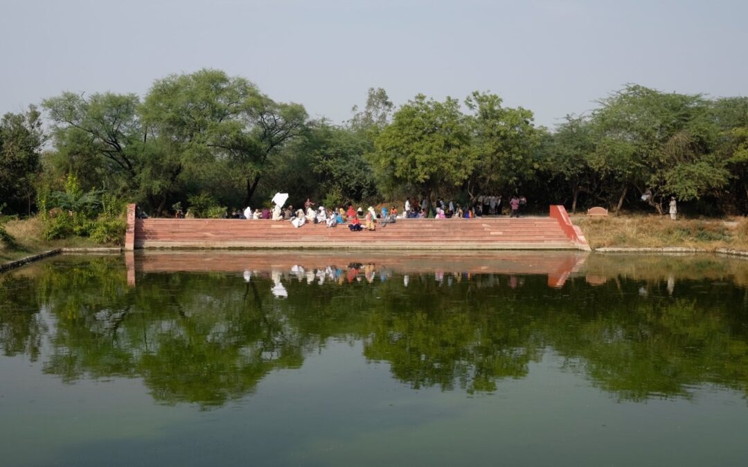 Glorious devotees